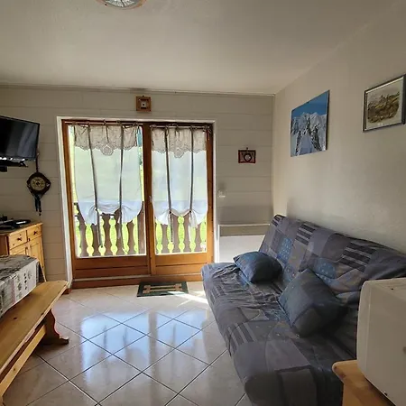 25m² Au Pied Des Montagnes, Balcon, Ideal Pour 4 Pers - Fr-1-573-95 Le Biot