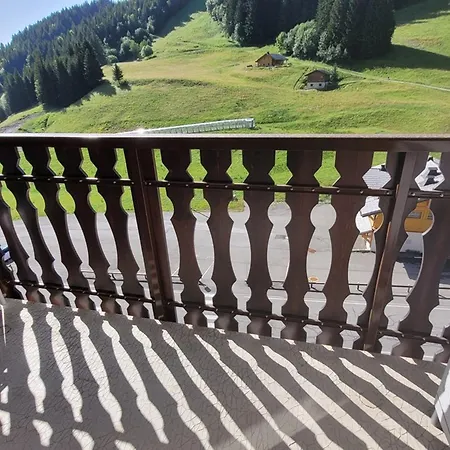 Apartment 25m² Au Pied Des Montagnes, Balcon, Ideal Pour 4 Pers - Fr-1-573-95 *
