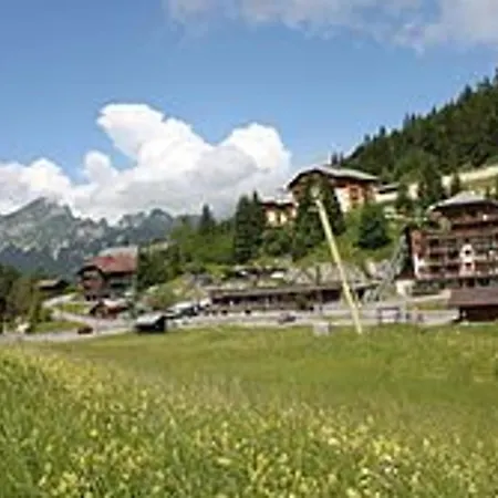 25m² Au Pied Des Montagnes, Balcon, Ideal Pour 4 Pers - Fr-1-573-95 Apartment